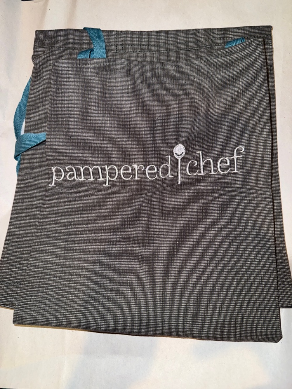 Pampered Chef Gray Apron with Teal Ties and White Logo